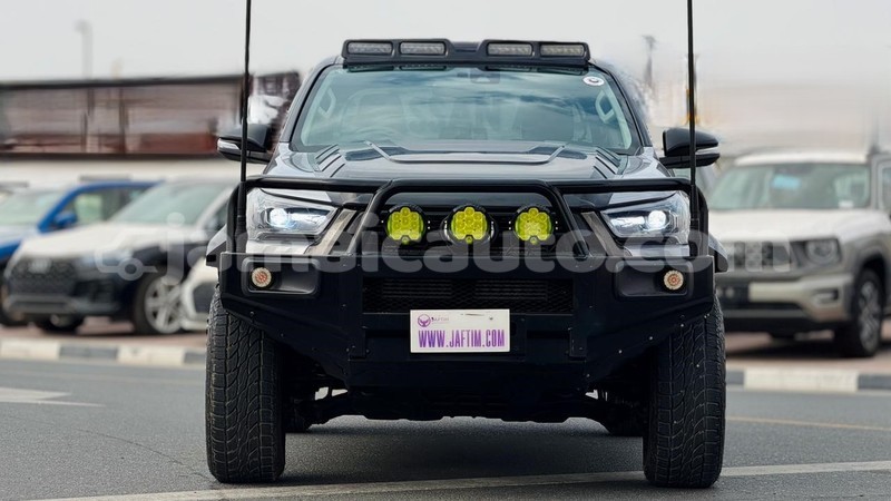 Big with watermark toyota hilux clarendon import dubai 5670