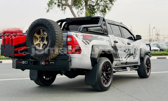 Buy Used Toyota Hilux Silver Car in Import - Dubai in Clarendon Buy Used Toyota Hilux Silver Car in Import - Dubai in Clarendon
