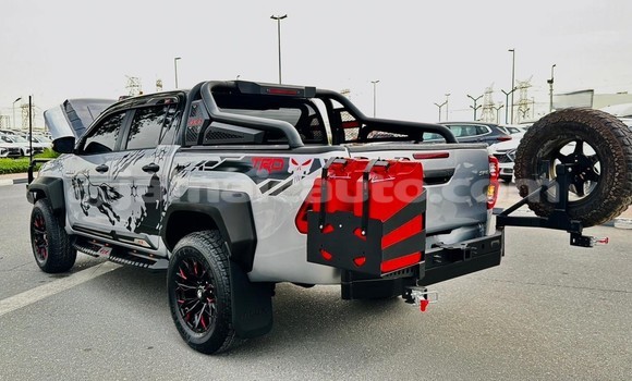 Buy Used Toyota Hilux Silver Car in Import - Dubai in Clarendon Buy Used Toyota Hilux Silver Car in Import - Dubai in Clarendon