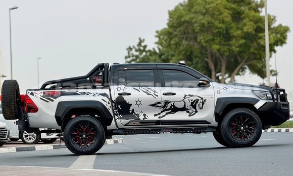 Buy Used Toyota Hilux Silver Car in Import - Dubai in Clarendon Buy Used Toyota Hilux Silver Car in Import - Dubai in Clarendon