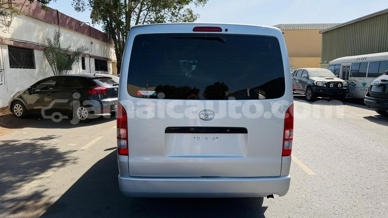 Big with watermark toyota hiace clarendon import dubai 5671