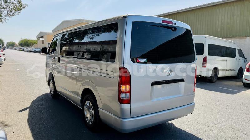 Big with watermark toyota hiace clarendon import dubai 5671