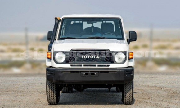 Acheter Occasion Voiture Toyota Land Cruiser Blanc à Kingston, Kingston Acheter Occasion Voiture Toyota Land Cruiser Blanc à Kingston, Kingston