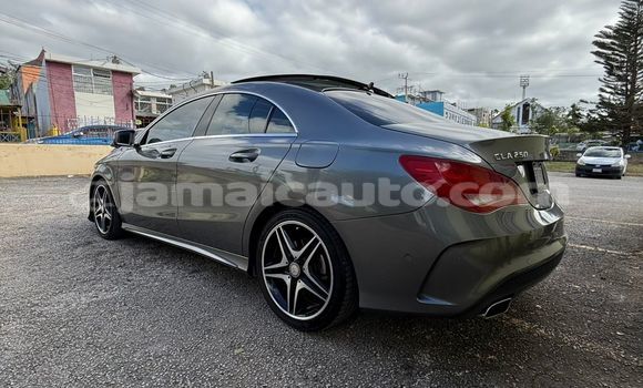 Acheter Occasion Voiture Mercedes-Benz CLA-klasse Gris à Falmouth, Trelawney Acheter Occasion Voiture Mercedes-Benz CLA-klasse Gris à Falmouth, Trelawney