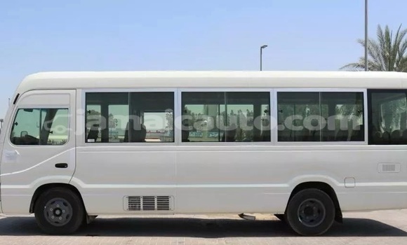 Acheter Occasion Voiture Toyota Coaster Blanc à Kingston, Kingston Acheter Occasion Voiture Toyota Coaster Blanc à Kingston, Kingston