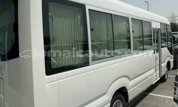 Acheter Occasion Voiture Toyota Coaster Blanc à Kingston, Kingston Acheter Occasion Voiture Toyota Coaster Blanc à Kingston, Kingston