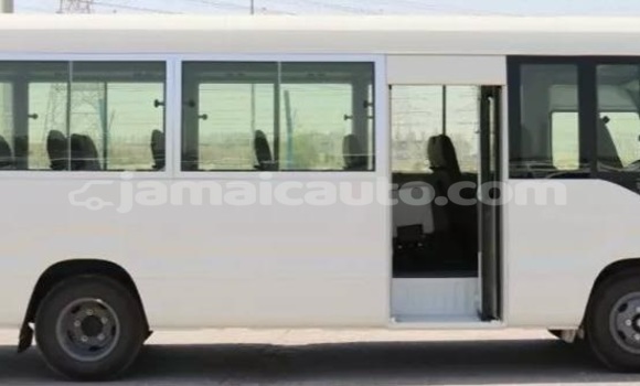 Acheter Occasion Voiture Toyota Coaster Blanc à Kingston, Kingston Acheter Occasion Voiture Toyota Coaster Blanc à Kingston, Kingston