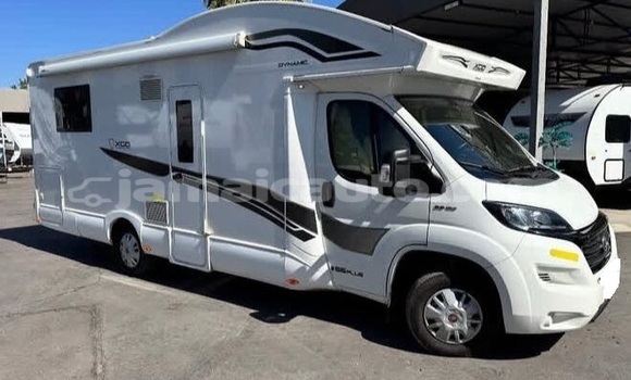 Buy Used Fiat 900T White Car in Kingston in Kingston