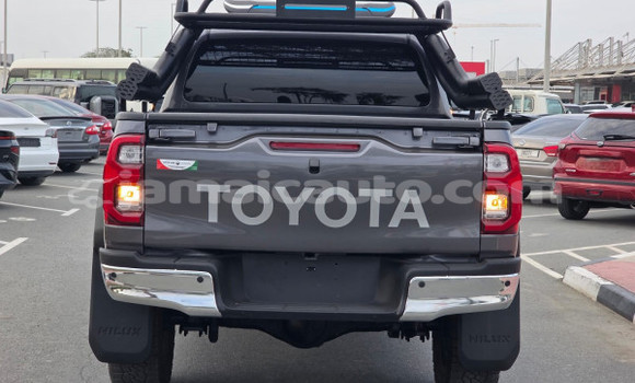 Buy Used Toyota Hilux Black Car in Import - Dubai in Clarendon Buy Used Toyota Hilux Black Car in Import - Dubai in Clarendon