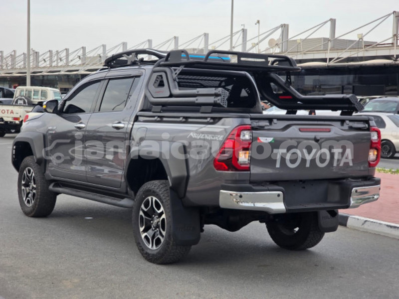 Big with watermark toyota hilux clarendon import dubai 5684