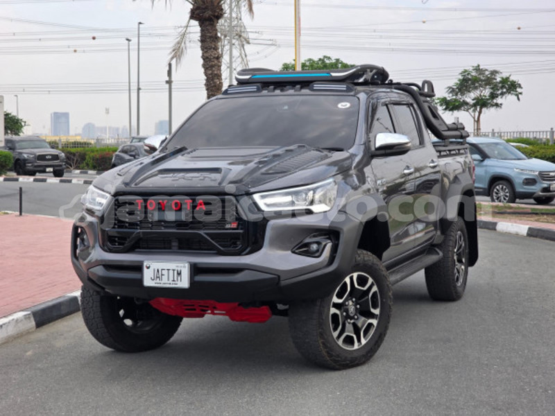 Big with watermark toyota hilux clarendon import dubai 5684