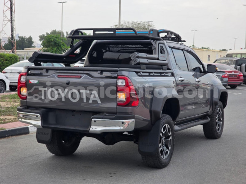 Big with watermark toyota hilux clarendon import dubai 5684