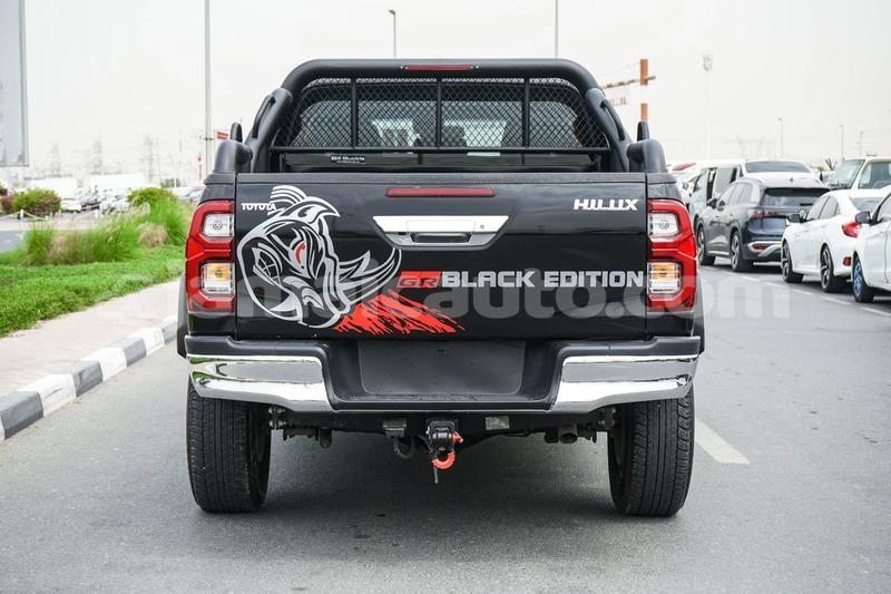 Big with watermark toyota hilux clarendon import dubai 5685