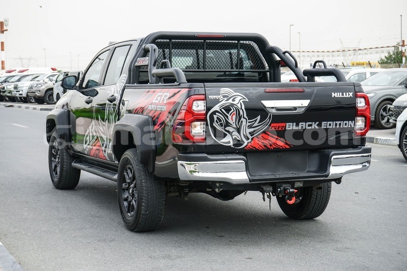 Big with watermark toyota hilux clarendon import dubai 5685