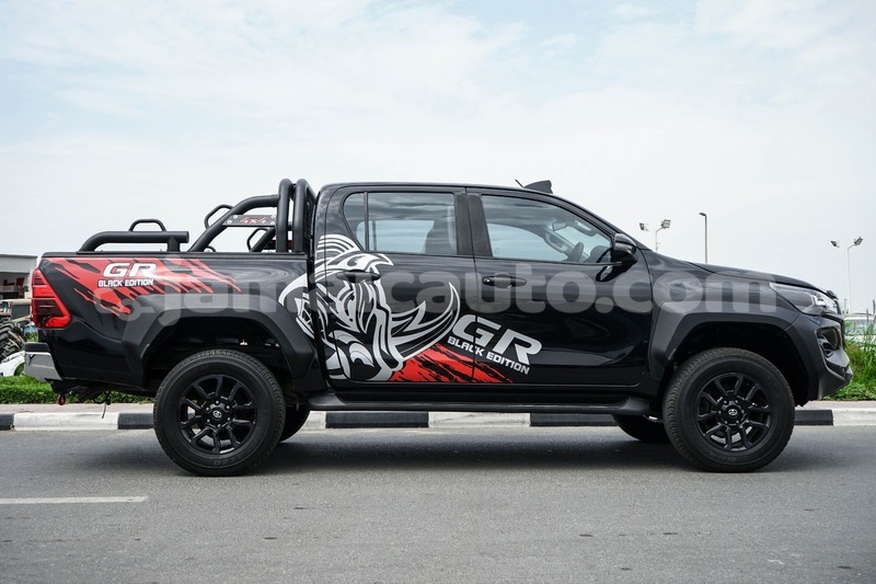 Big with watermark toyota hilux clarendon import dubai 5685