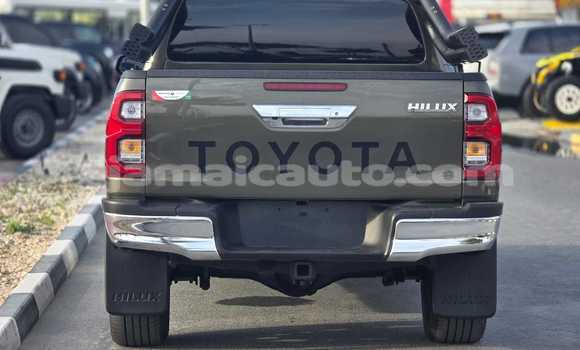 Buy Used Toyota Hilux Green Car in Import - Dubai in Clarendon Buy Used Toyota Hilux Green Car in Import - Dubai in Clarendon