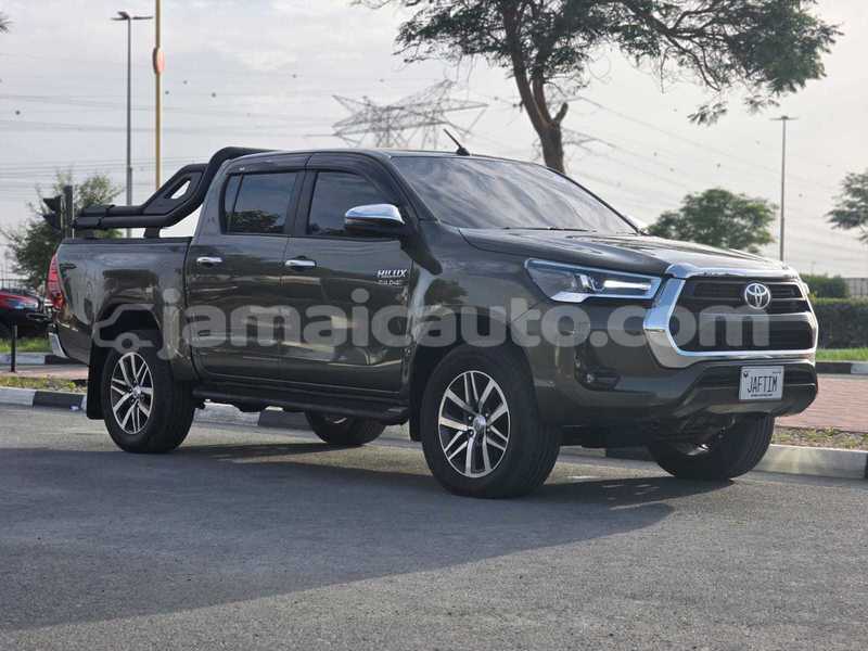 Big with watermark toyota hilux clarendon import dubai 5687