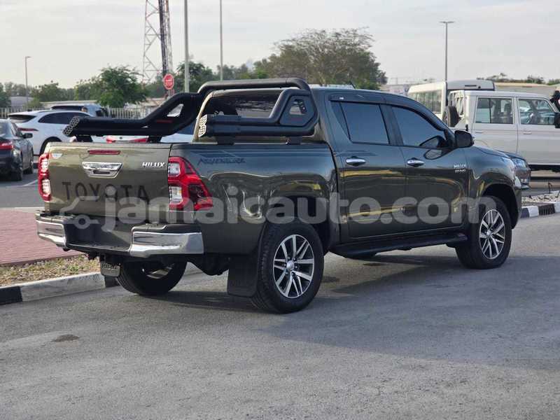 Big with watermark toyota hilux clarendon import dubai 5687