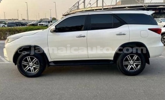 Buy Used Toyota Fortuner White Car in Kingston in Kingston Buy Used Toyota Fortuner White Car in Kingston in Kingston