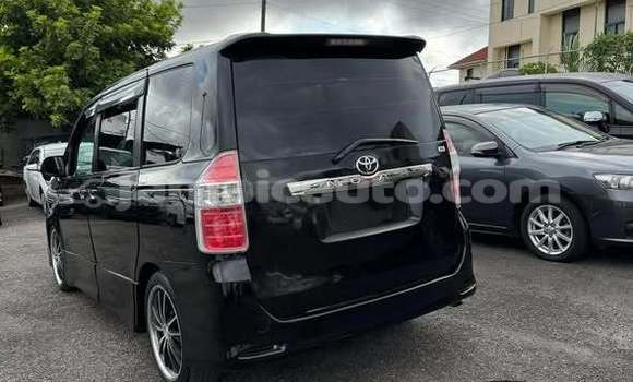 Buy Used Toyota Noah Other Car in Lucea in Hanover Buy Used Toyota Noah Other Car in Lucea in Hanover