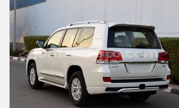Acheter Occasion Voiture Toyota Land Cruiser Blanc à Kingston, Kingston Acheter Occasion Voiture Toyota Land Cruiser Blanc à Kingston, Kingston