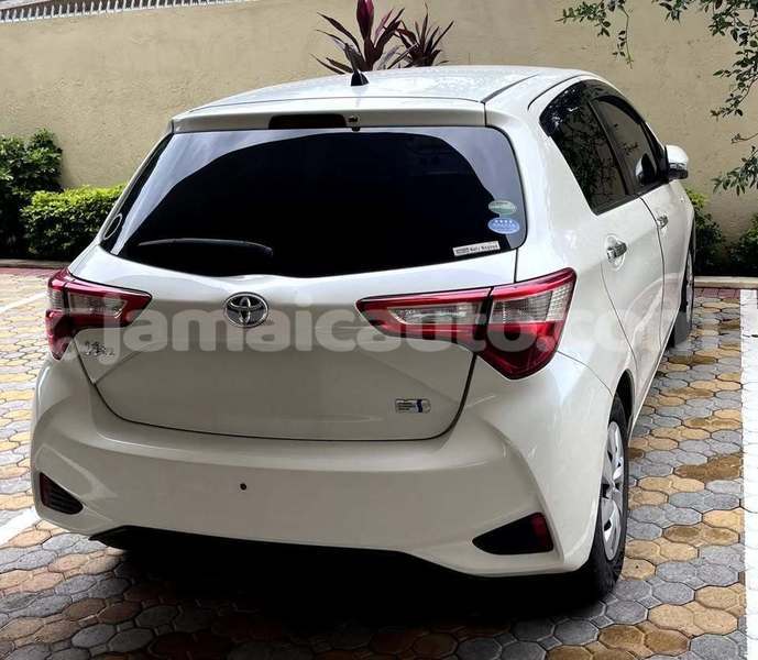 Big with watermark toyota vitz clarendon import dubai 5719