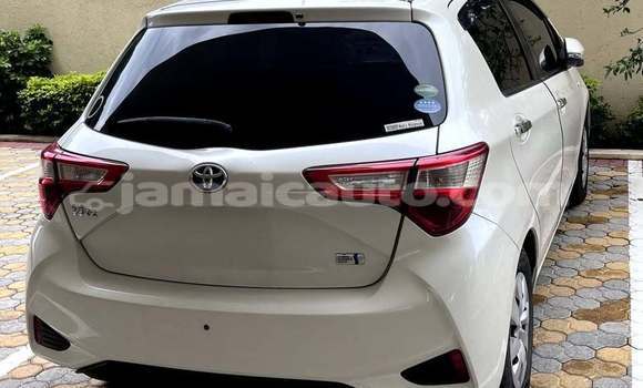 Buy Used Toyota Vitz White Car in Import - Dubai in Clarendon Buy Used Toyota Vitz White Car in Import - Dubai in Clarendon