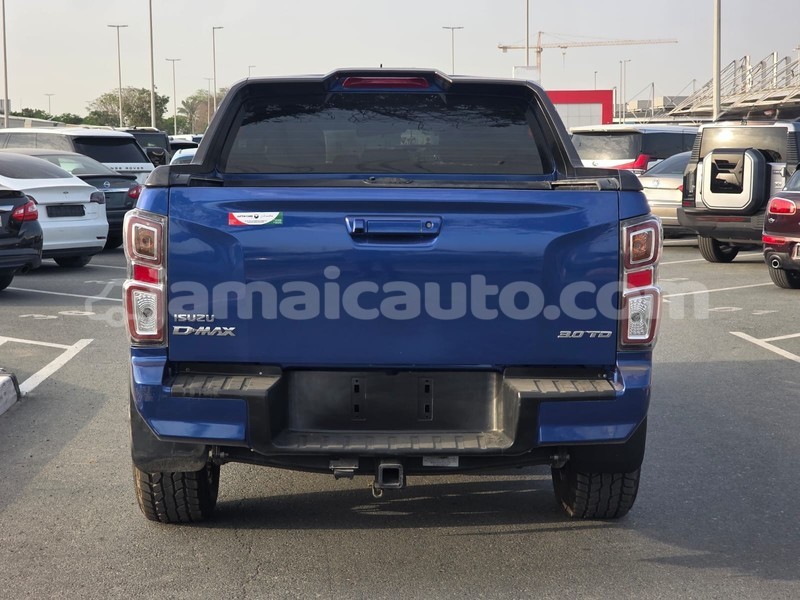 Big with watermark isuzu d max clarendon import dubai 5730