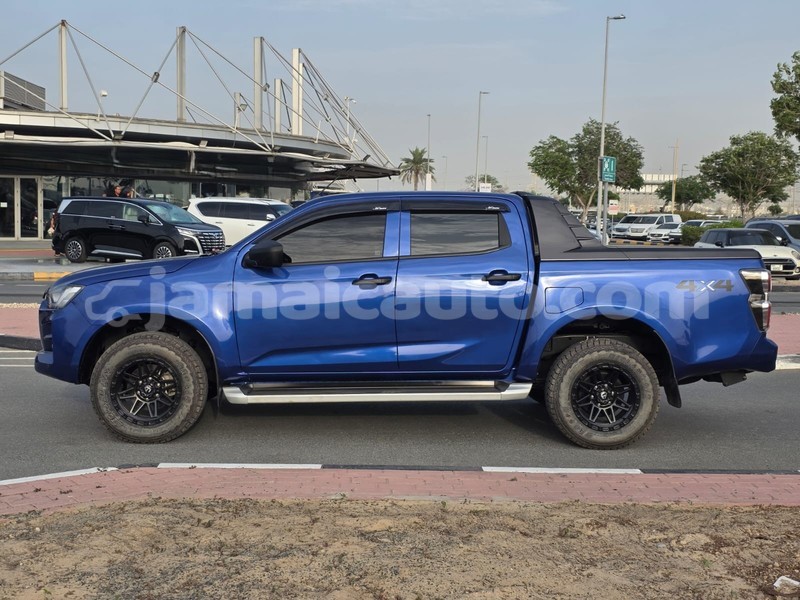 Big with watermark isuzu d max clarendon import dubai 5730