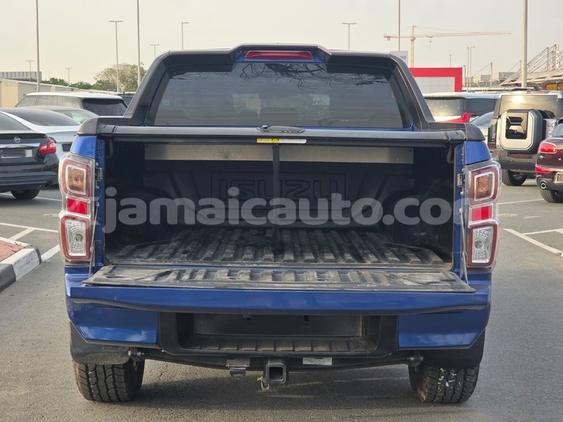 Big with watermark isuzu d max clarendon import dubai 5730