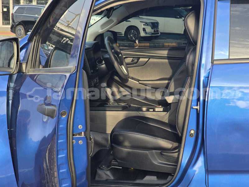 Big with watermark isuzu d max clarendon import dubai 5730