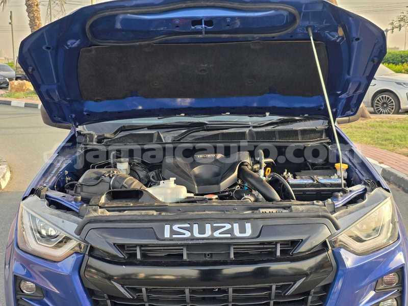 Big with watermark isuzu d max clarendon import dubai 5730
