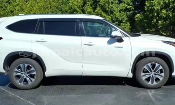 Buy Used Toyota Highlander White Car in Kingston in Kingston Buy Used Toyota Highlander White Car in Kingston in Kingston