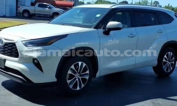 Buy Used Toyota Highlander White Car in Kingston in Kingston Buy Used Toyota Highlander White Car in Kingston in Kingston