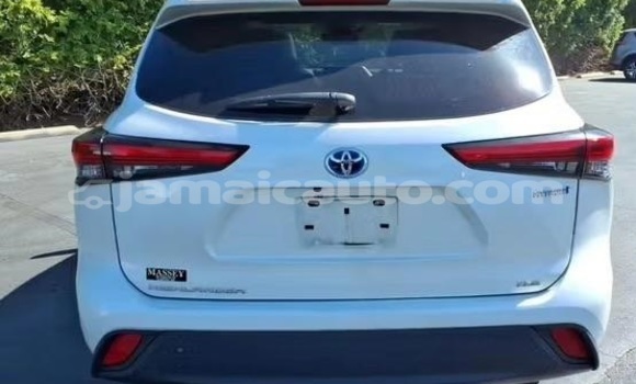 Buy Used Toyota Highlander White Car in Kingston in Kingston Buy Used Toyota Highlander White Car in Kingston in Kingston