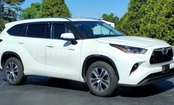 Buy Used Toyota Highlander White Car in Kingston in Kingston Buy Used Toyota Highlander White Car in Kingston in Kingston