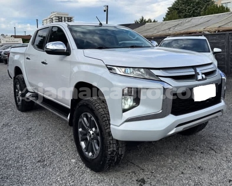 Big with watermark mitsubishi l200 kingston kingston 5732