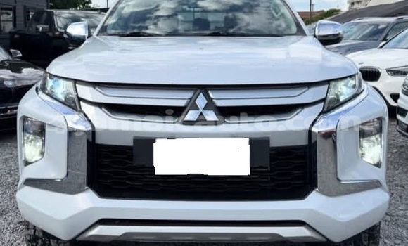 Buy Used Mitsubishi L200 White Car in Kingston in Kingston Buy Used Mitsubishi L200 White Car in Kingston in Kingston