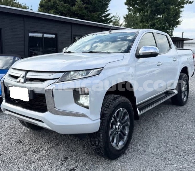 Big with watermark mitsubishi l200 kingston kingston 5732
