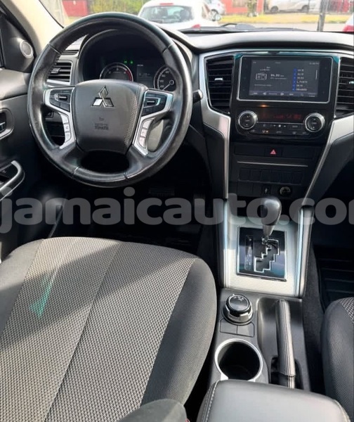 Big with watermark mitsubishi l200 kingston kingston 5732
