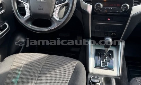 Buy Used Mitsubishi L200 White Car in Kingston in Kingston Buy Used Mitsubishi L200 White Car in Kingston in Kingston