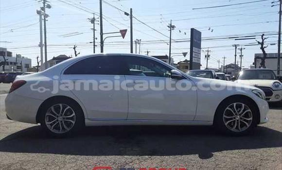 Buy Used Mercedes-Benz 200 White Car in Kingston in Kingston Buy Used Mercedes-Benz 200 White Car in Kingston in Kingston