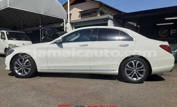 Buy Used Mercedes-Benz 200 White Car in Kingston in Kingston Buy Used Mercedes-Benz 200 White Car in Kingston in Kingston
