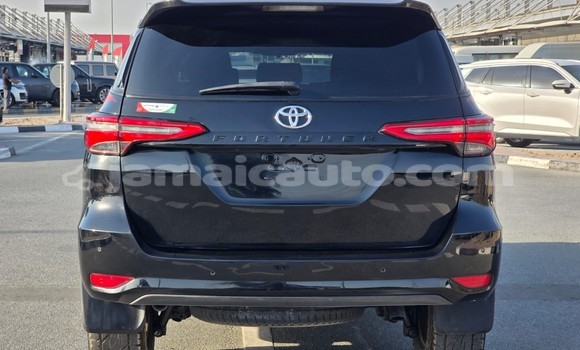 Acheter Occasion Voiture Toyota Fortuner Noir à Import - Dubai, Clarendon Acheter Occasion Voiture Toyota Fortuner Noir à Import - Dubai, Clarendon