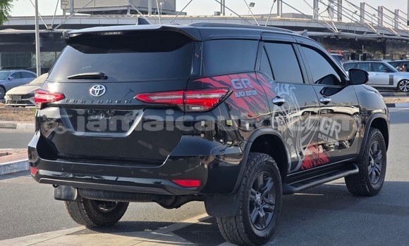 Acheter Occasion Voiture Toyota Fortuner Noir à Import - Dubai, Clarendon Acheter Occasion Voiture Toyota Fortuner Noir à Import - Dubai, Clarendon