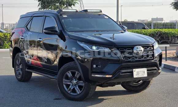 Acheter Occasion Voiture Toyota Fortuner Noir à Import - Dubai, Clarendon Acheter Occasion Voiture Toyota Fortuner Noir à Import - Dubai, Clarendon