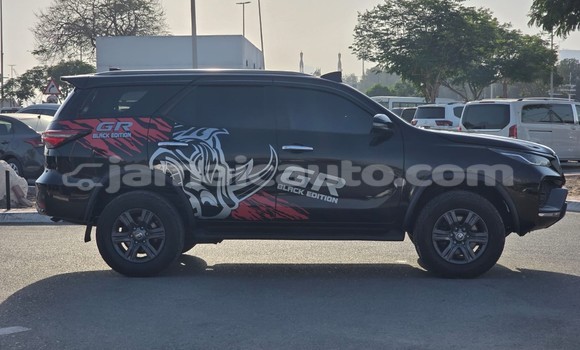 Acheter Occasion Voiture Toyota Fortuner Noir à Import - Dubai, Clarendon Acheter Occasion Voiture Toyota Fortuner Noir à Import - Dubai, Clarendon