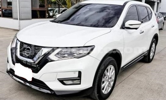 Buy Used Nissan X–Trail White Car in Kingston in Kingston