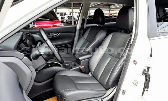 Acheter Occasion Voiture Nissan X–Trail Blanc à Kingston, Kingston Acheter Occasion Voiture Nissan X–Trail Blanc à Kingston, Kingston