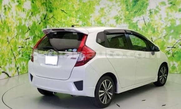 Acheter Occasion Voiture Honda FIT Blanc à Kingston, Kingston Acheter Occasion Voiture Honda FIT Blanc à Kingston, Kingston